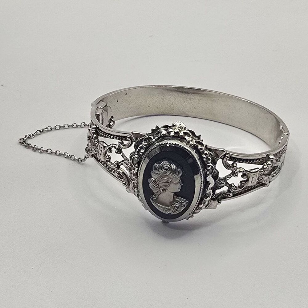 VTG Whiting & Davis Black Glass Cameo Hinged Bangle Bracelet Silver Filigree 7”